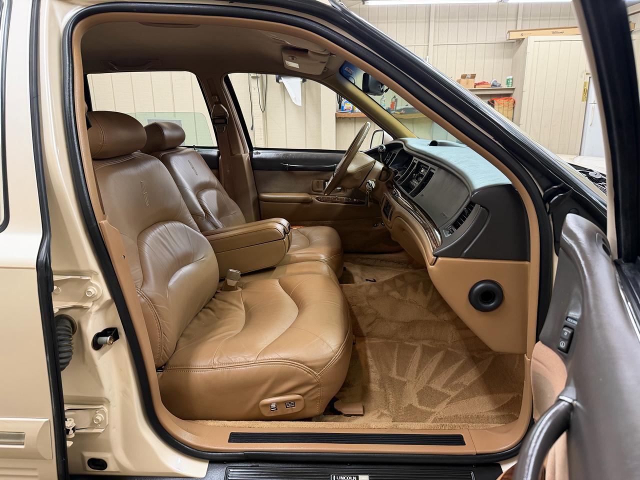 Lincoln Town Car Signature 1996