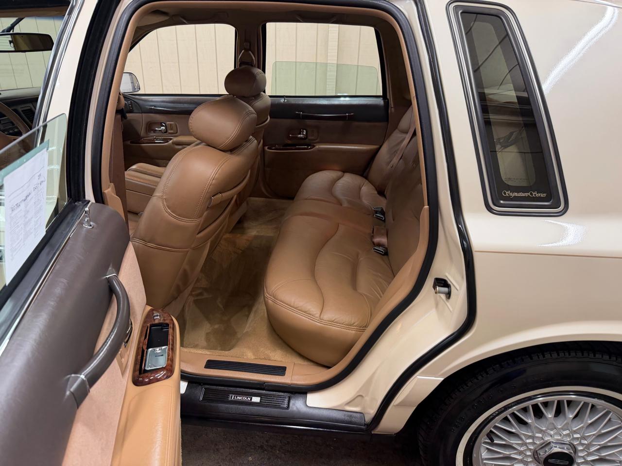 Lincoln Town Car Signature 1996