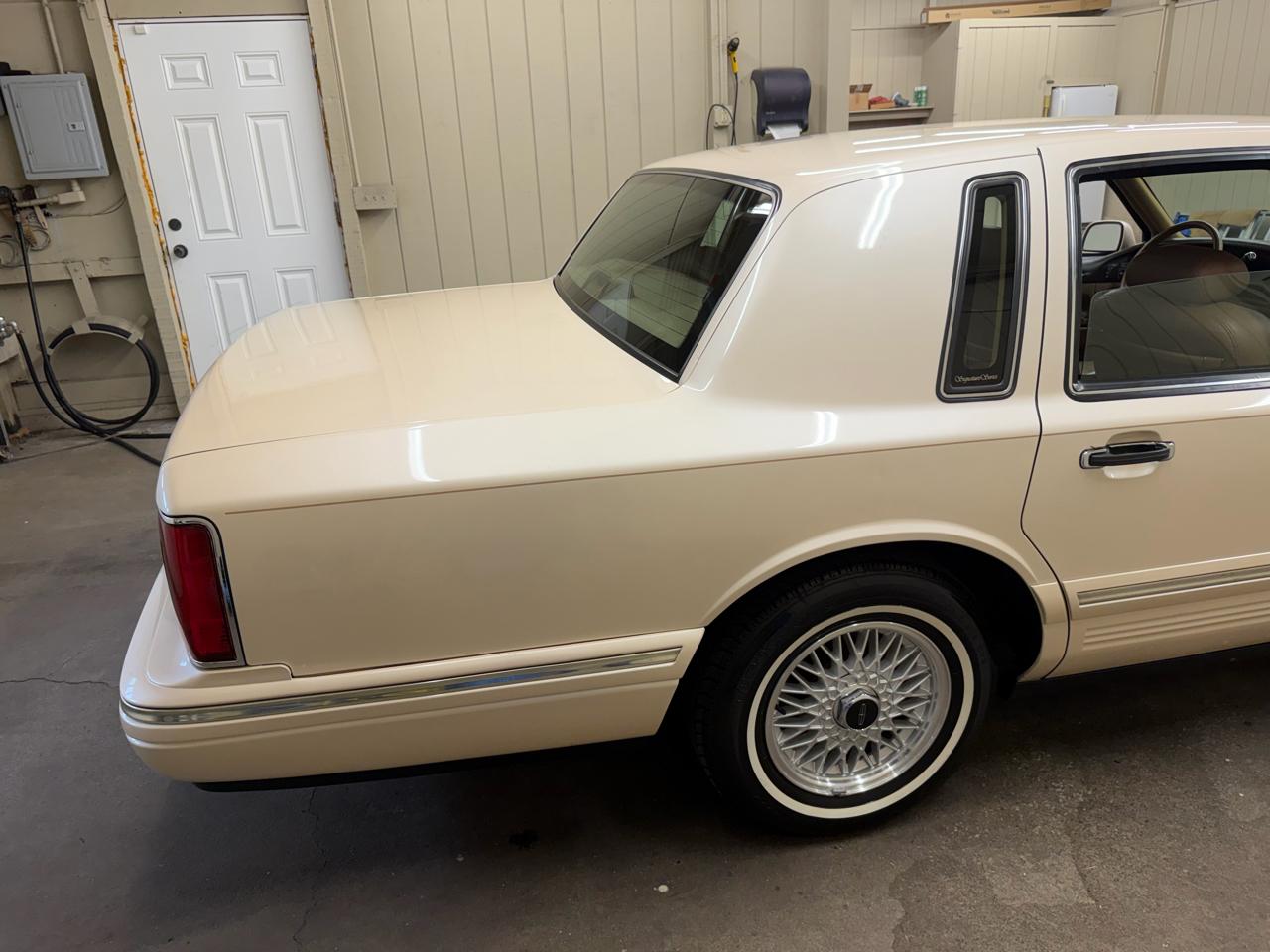 Lincoln Town Car Signature 1996