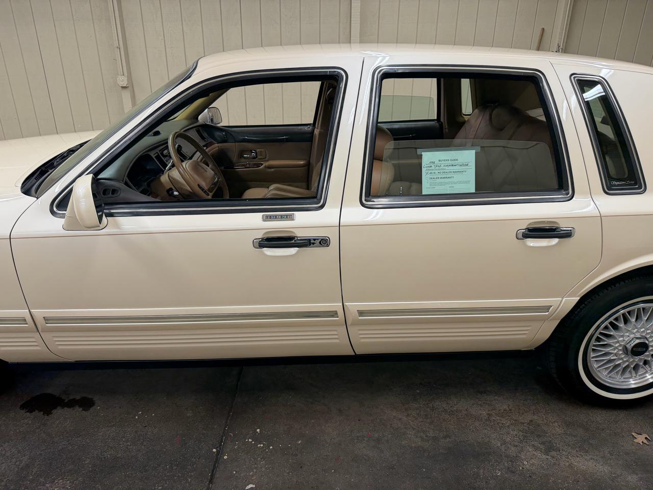 Lincoln Town Car Signature 1996
