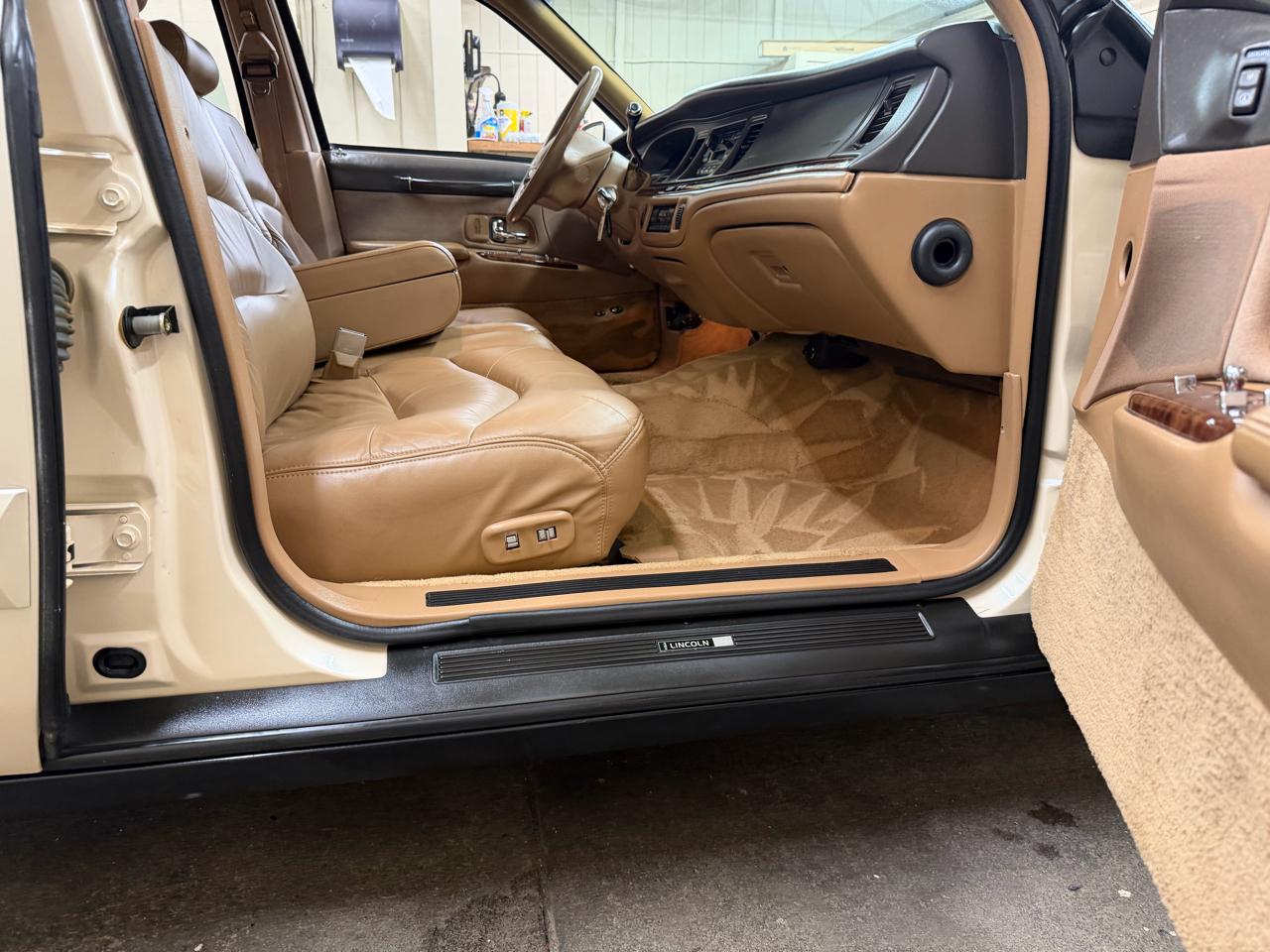 Lincoln Town Car Signature 1996