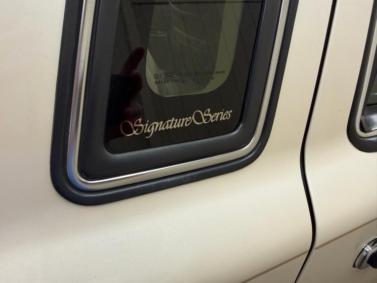 Lincoln Town Car Signature 1996