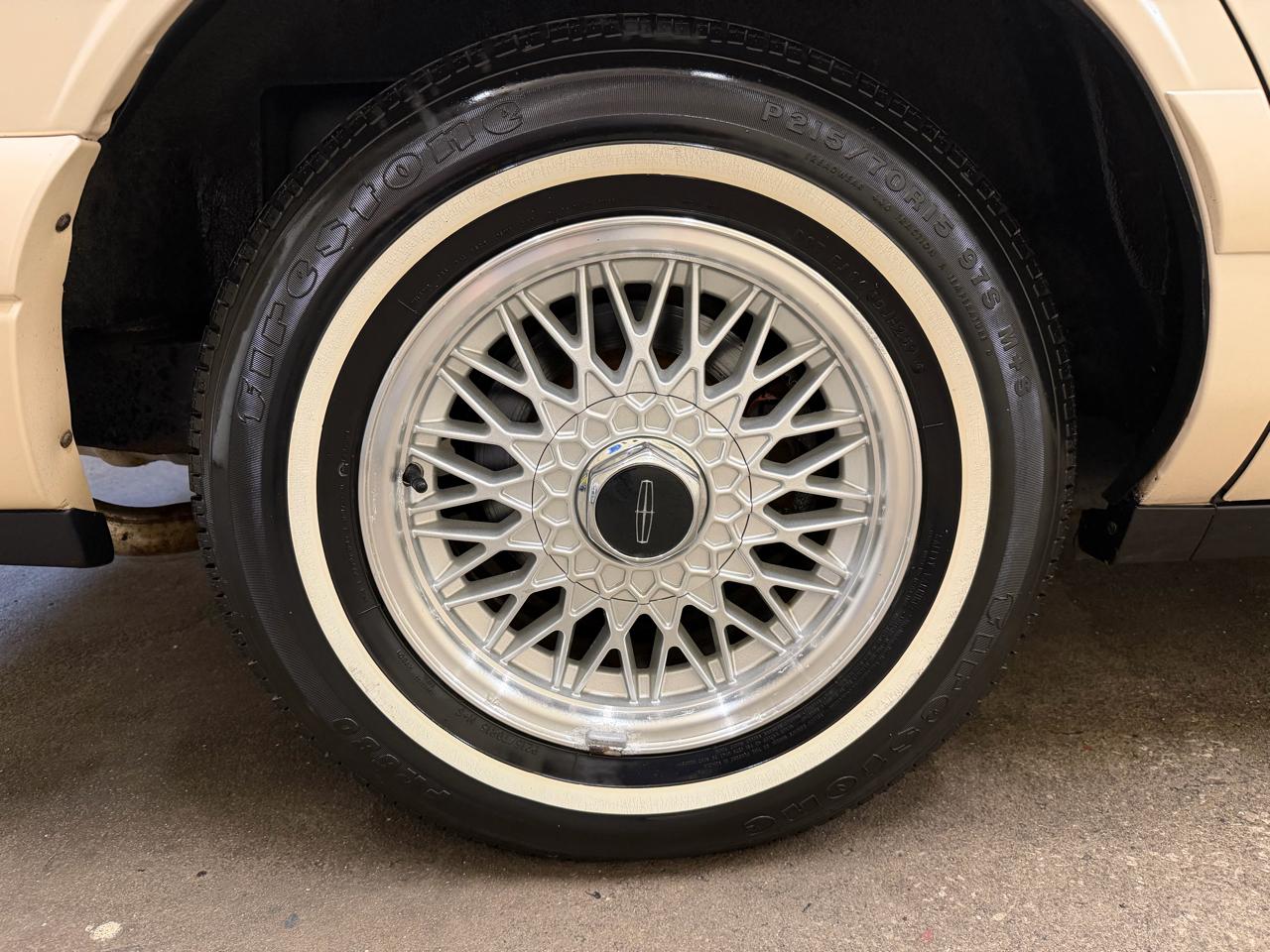 Lincoln Town Car Signature 1996