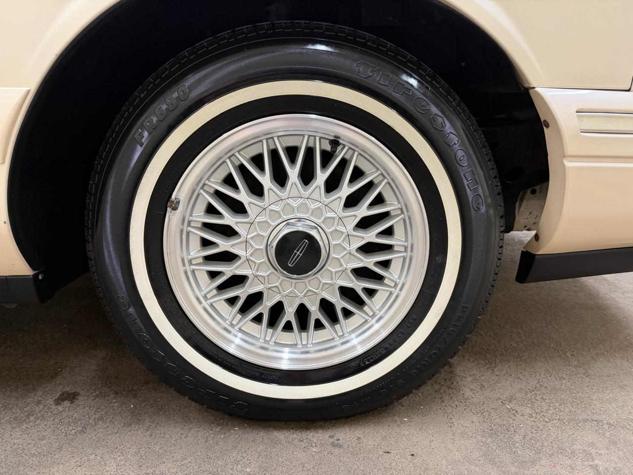 Lincoln Town Car Signature 1996