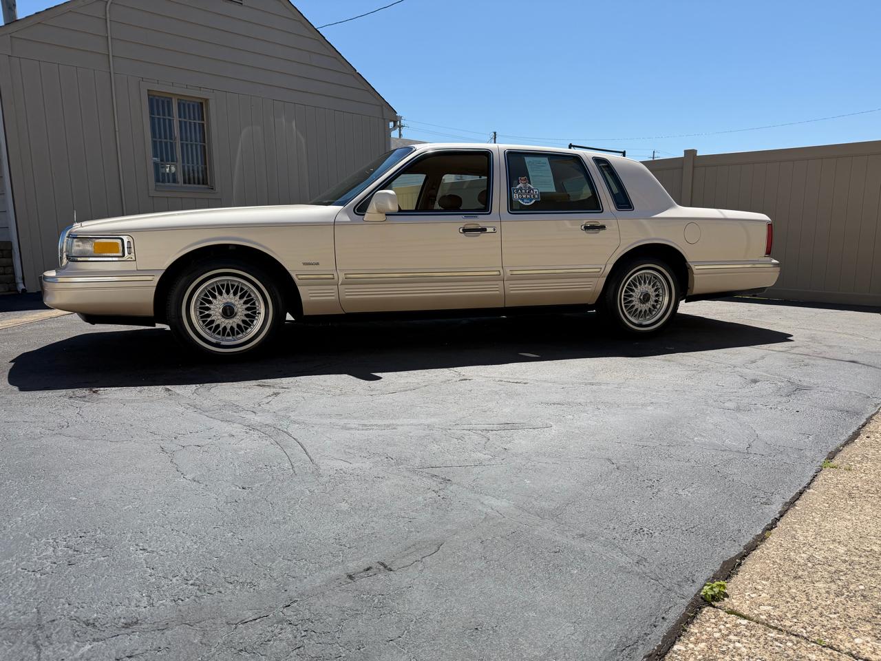Lincoln Town Car Signature 1996