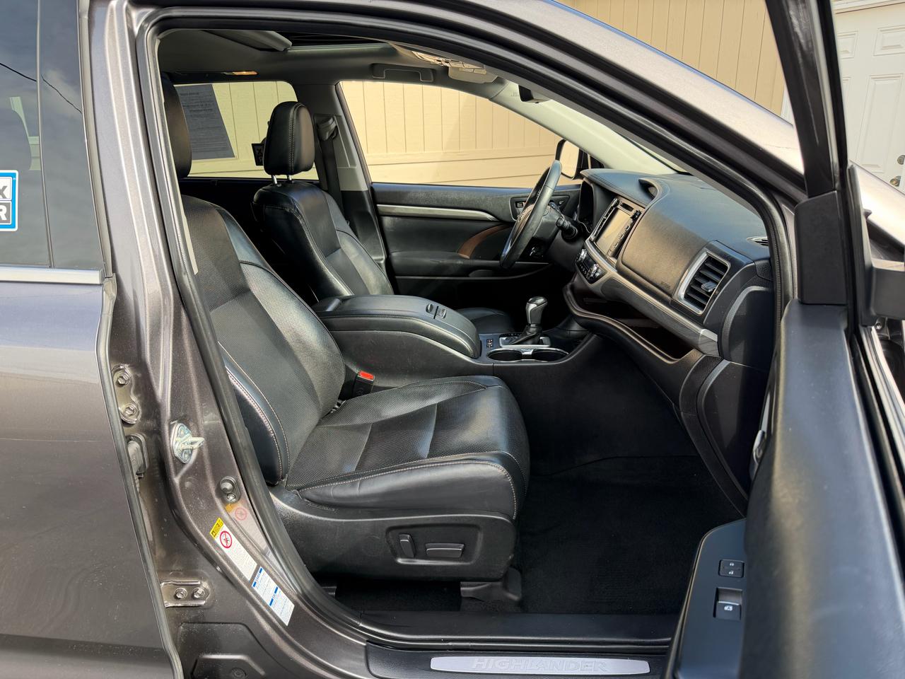 Toyota Highlander Hybrid Limited AWD 2019