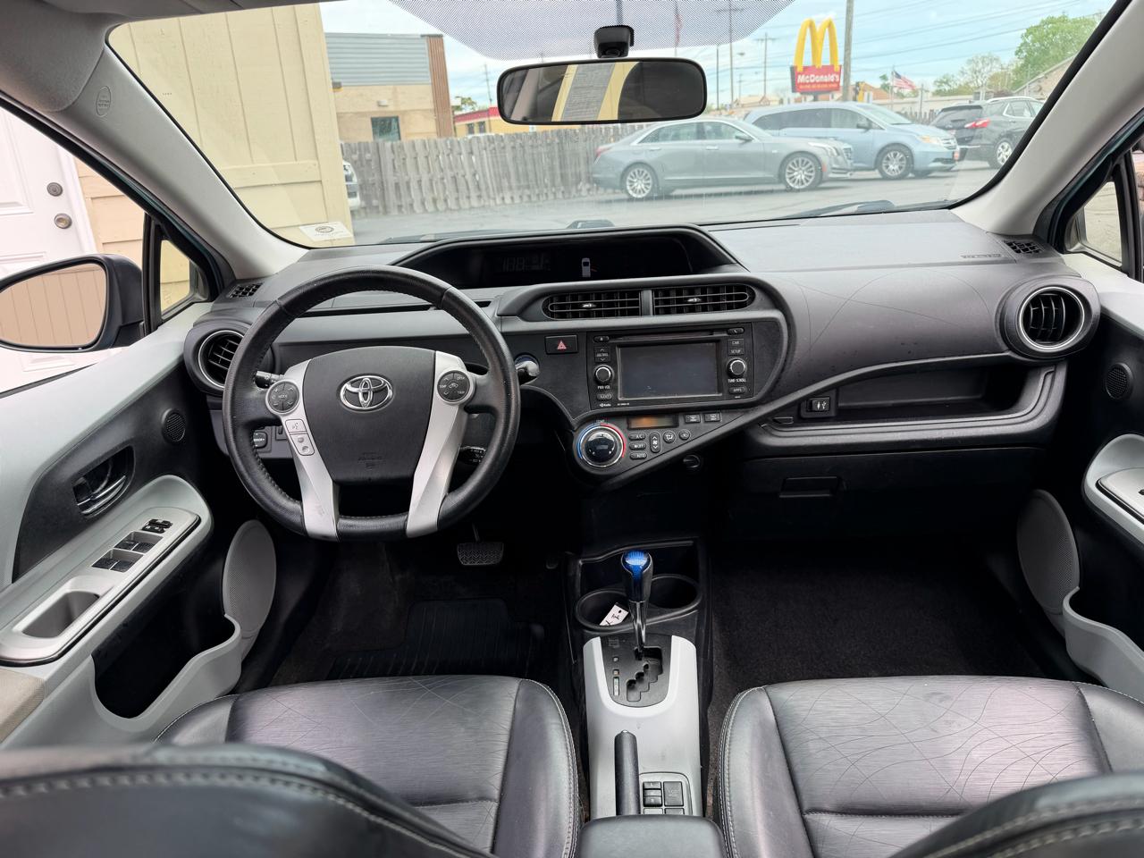Toyota Prius c Four 2013