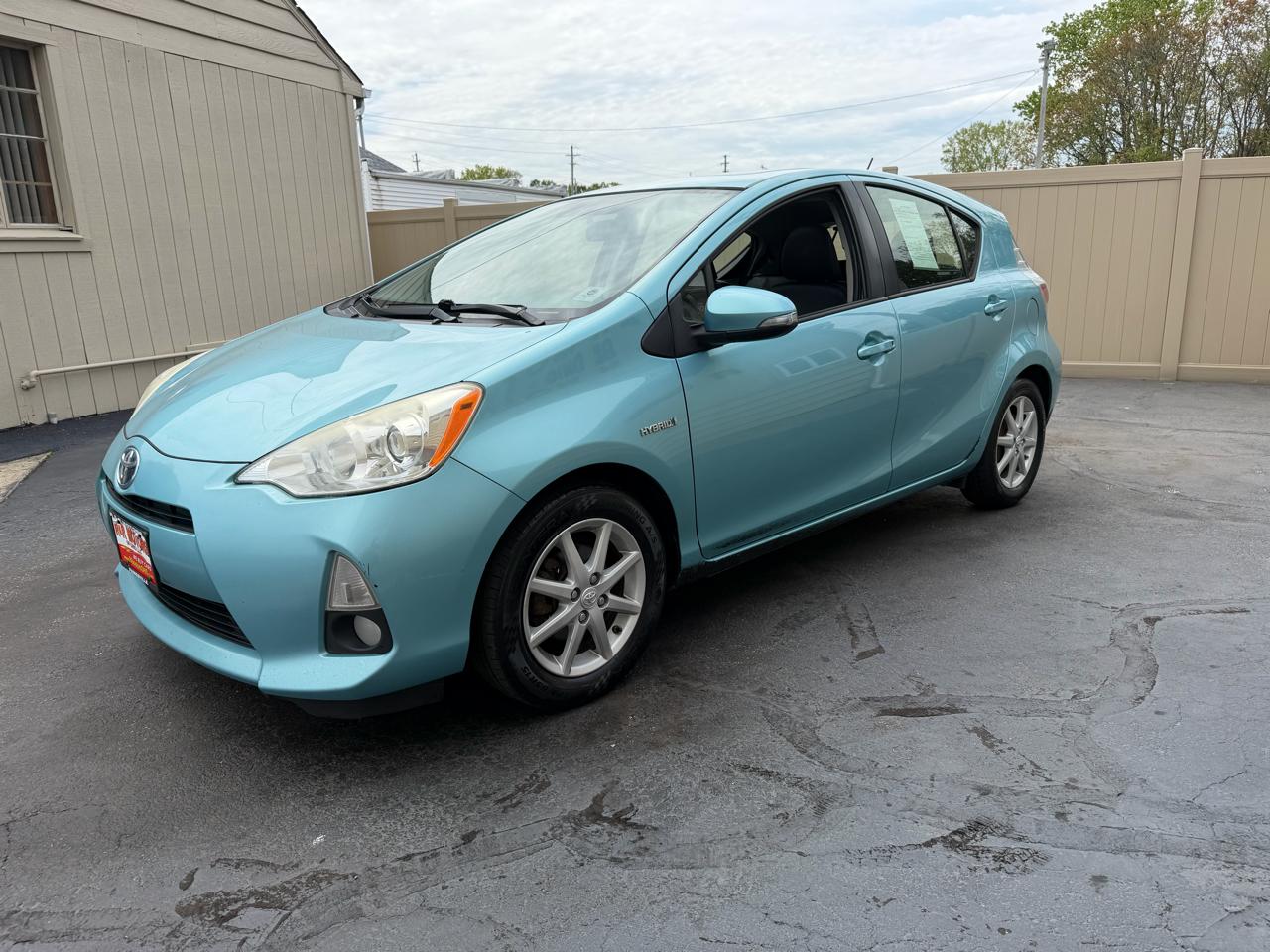 Toyota Prius c Four 2013