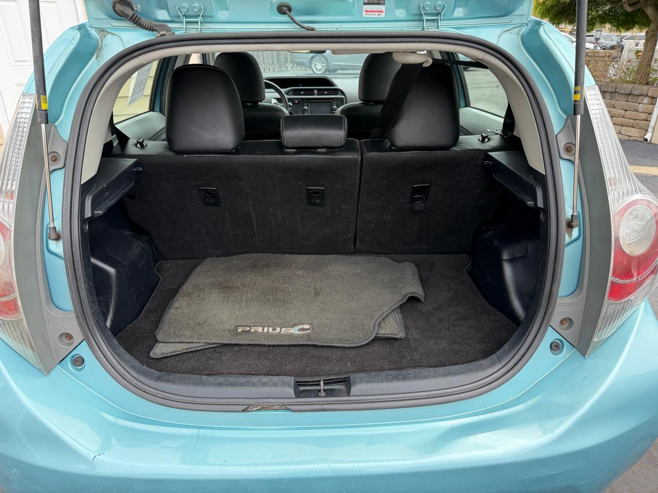 Toyota Prius c Four 2013
