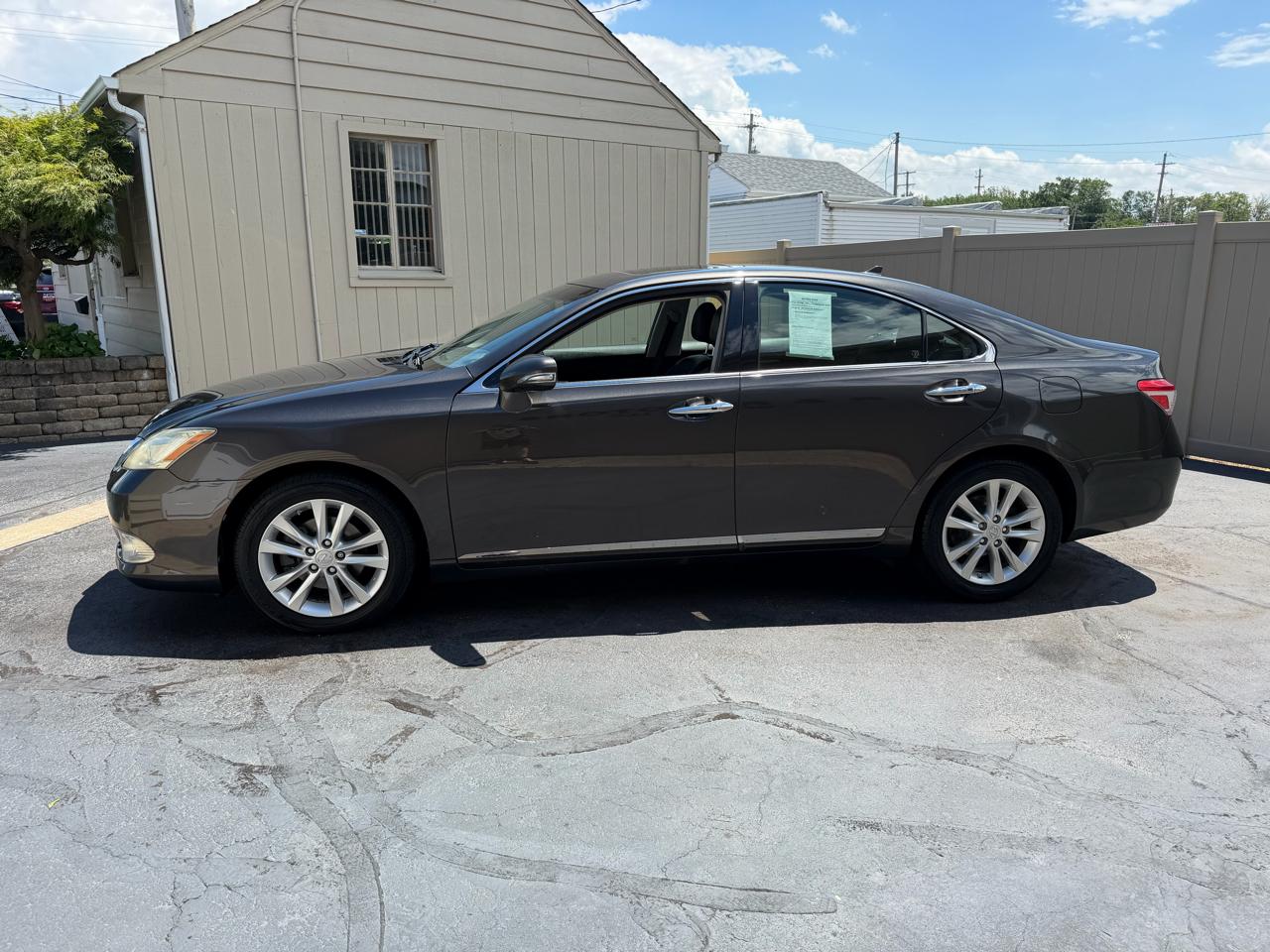 Lexus ES 350 Sedan 2011