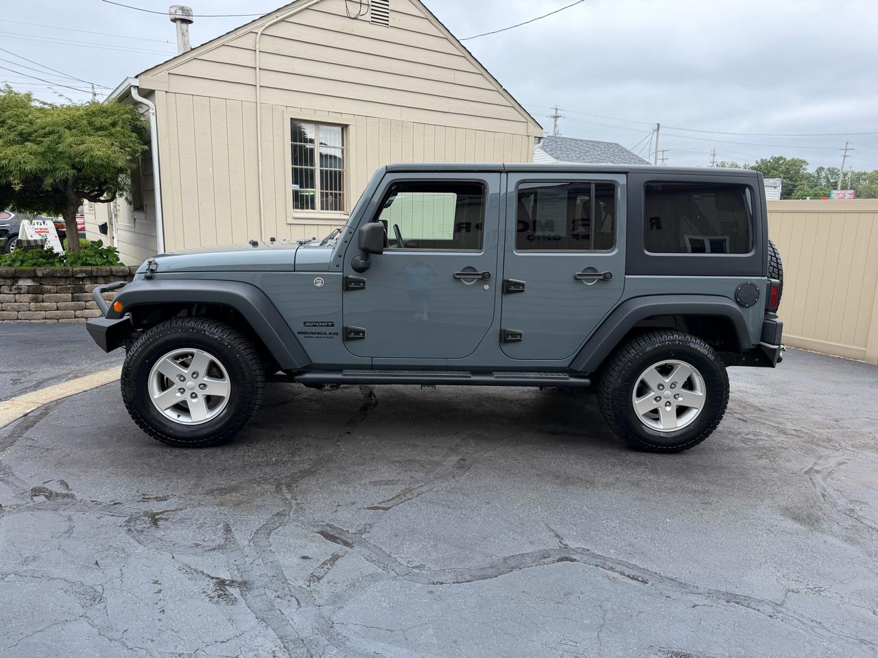 Jeep Wrangler Unlimited Sport 4WD 2014