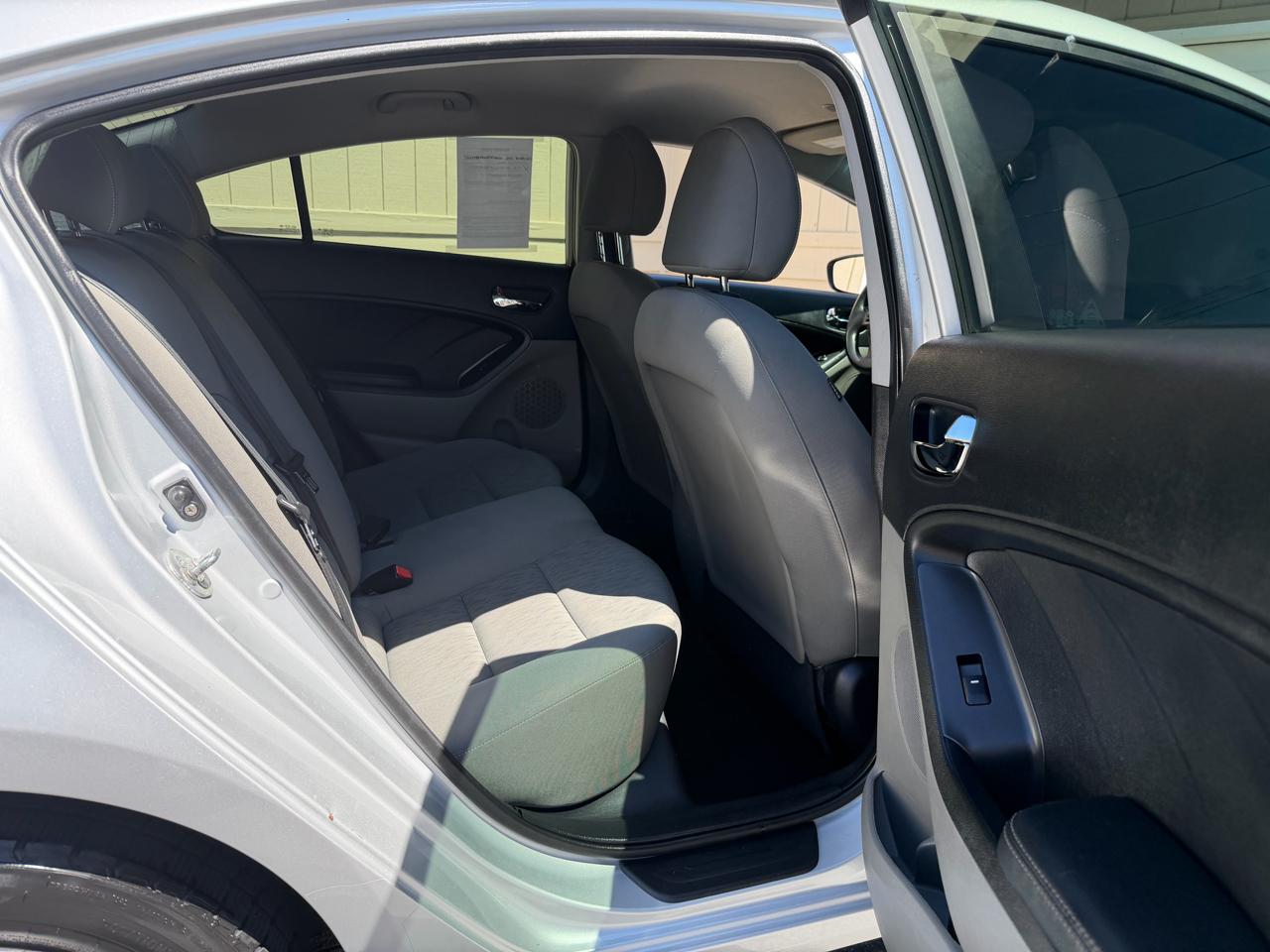 Kia Forte LX w/Popular Package 2016