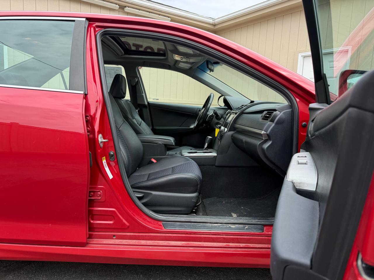 Toyota Camry SE 2012