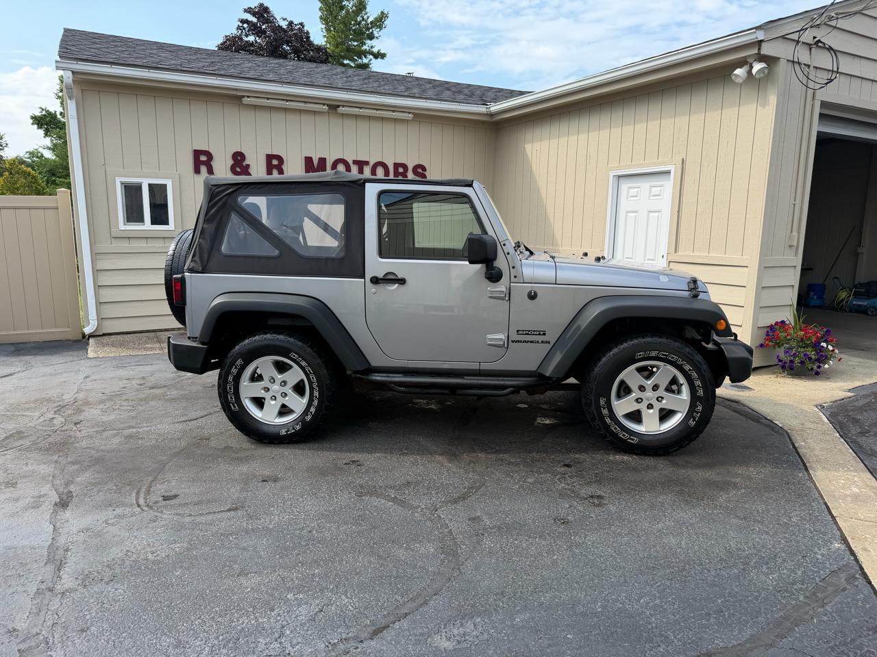 Jeep Wrangler Sport 4WD 2013