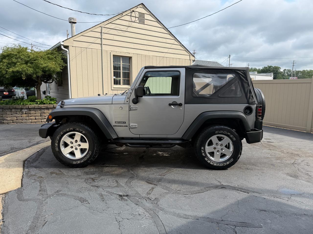 Jeep Wrangler Sport 4WD 2013
