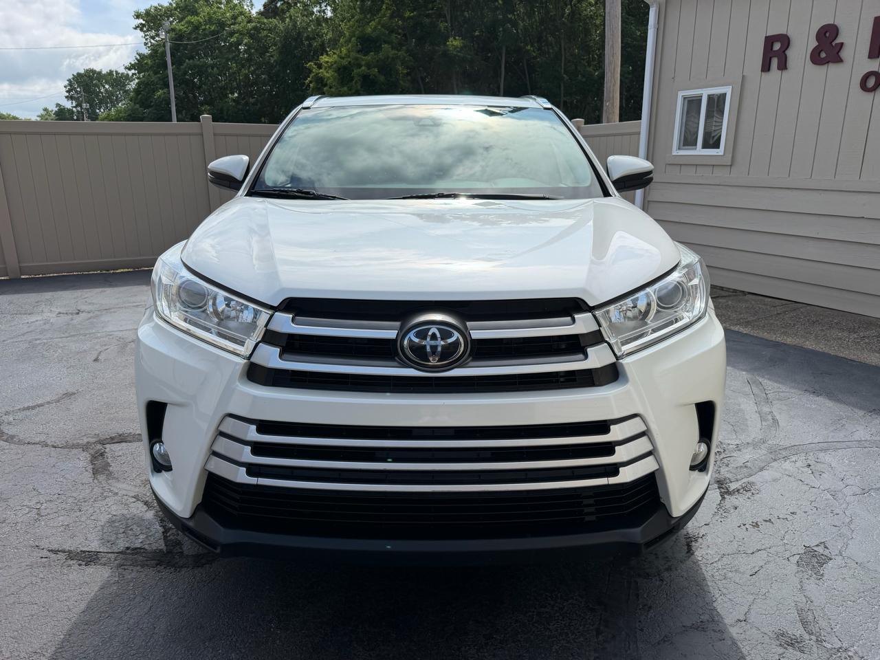 Toyota Highlander XLE AWD V6 2019