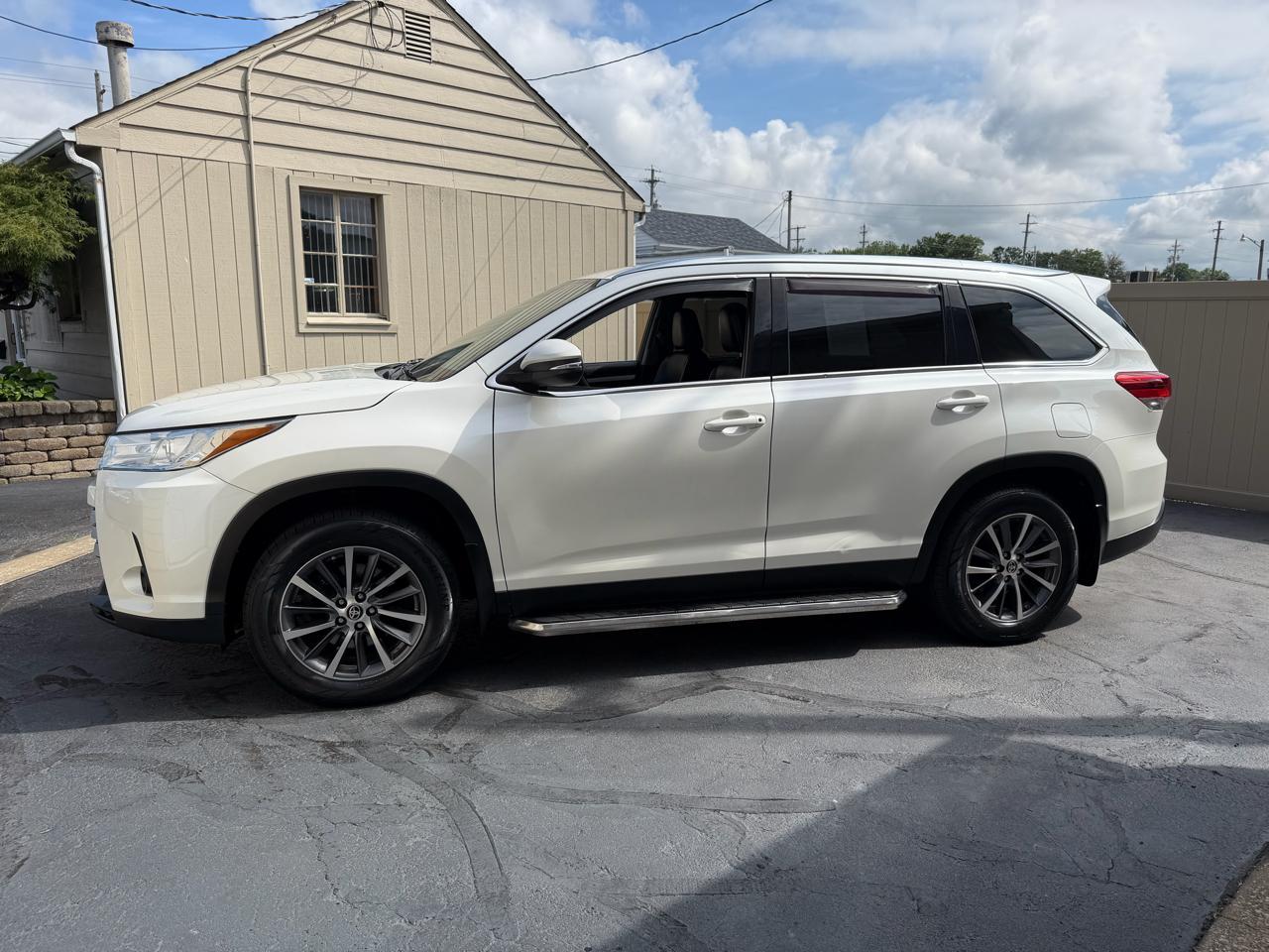 Toyota Highlander XLE AWD V6 2019