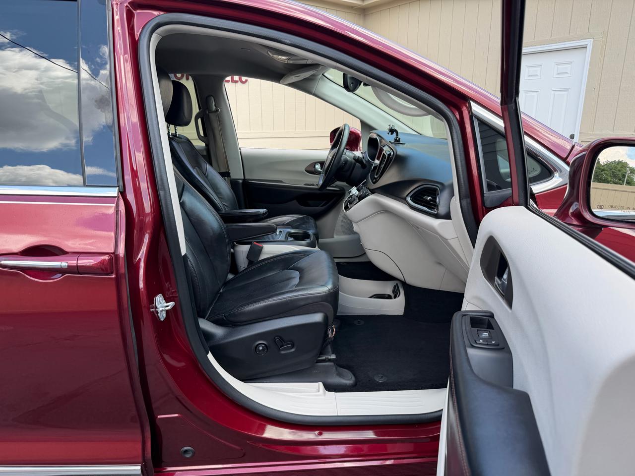 Chrysler Pacifica Touring-L Plus 2017