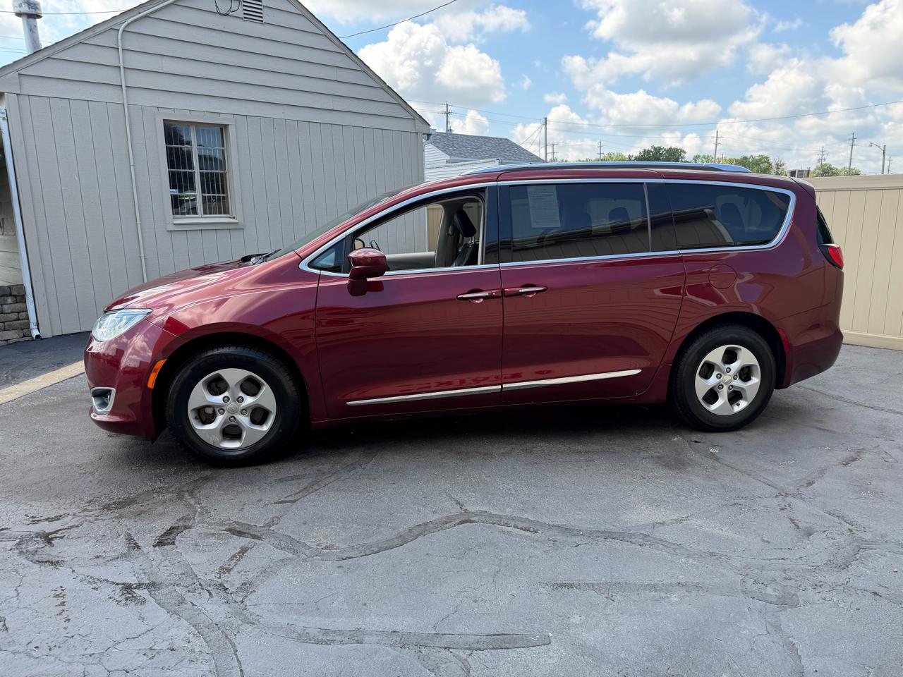 Chrysler Pacifica Touring-L Plus 2017
