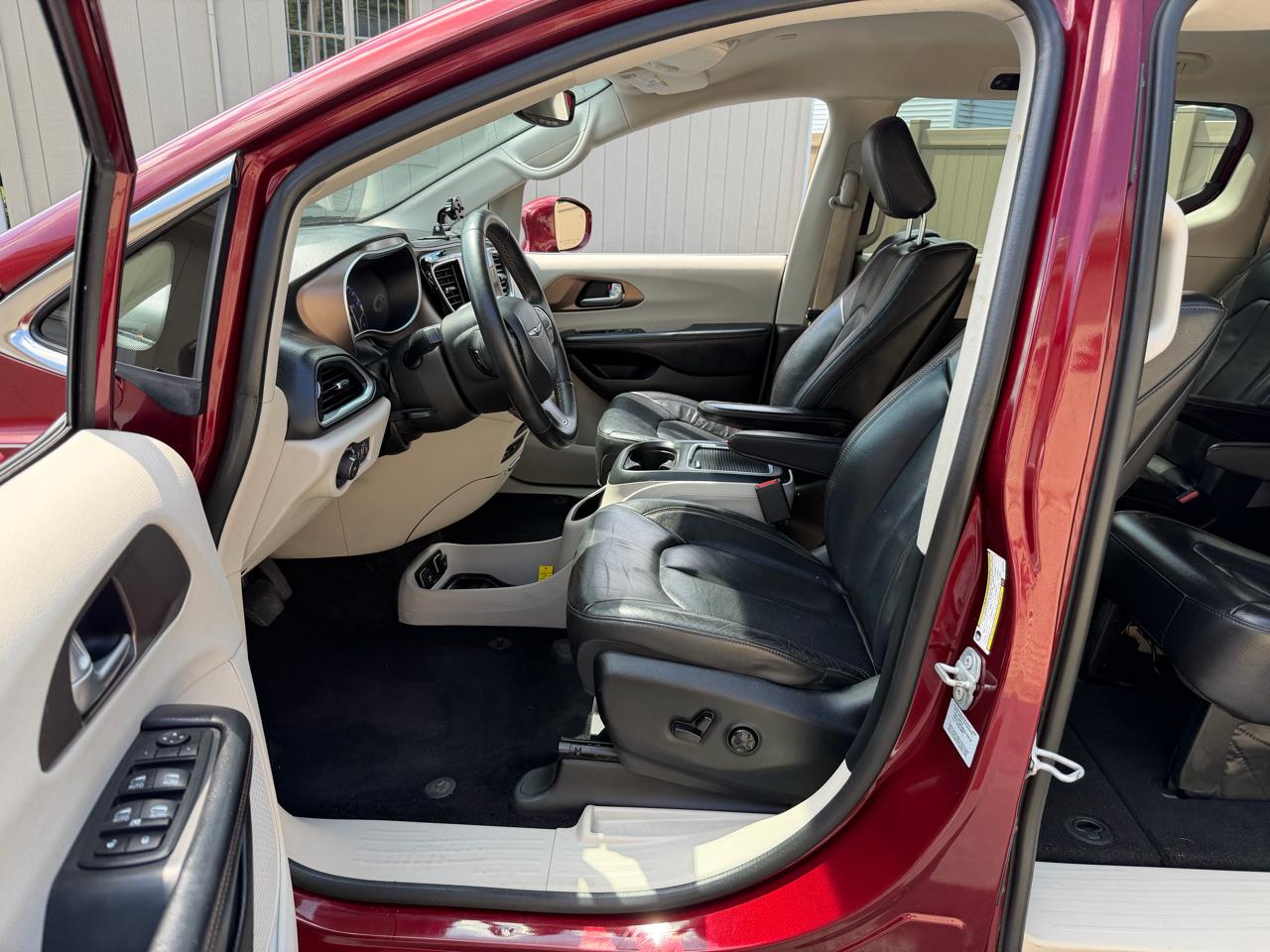 Chrysler Pacifica Touring-L Plus 2017