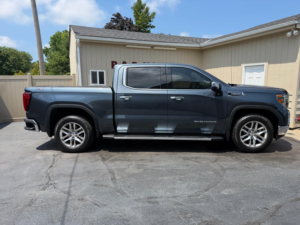 GMC Sierra 1500 SLT Crew Cab 4WD 2020