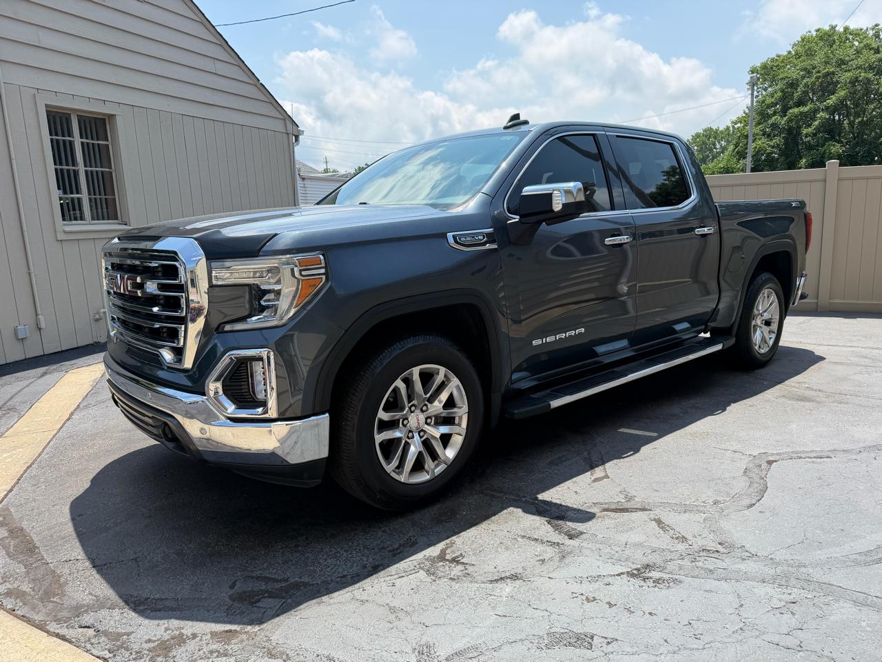 GMC Sierra 1500 SLT Crew Cab 4WD 2020