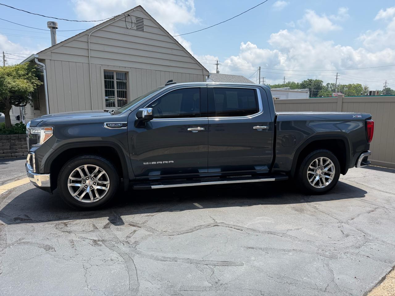 GMC Sierra 1500 SLT Crew Cab 4WD 2020