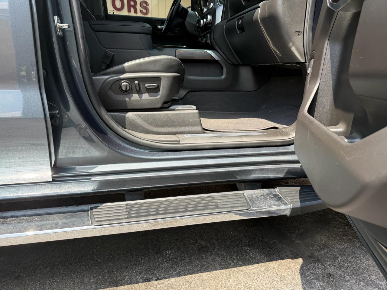GMC Sierra 1500 SLT Crew Cab 4WD 2020