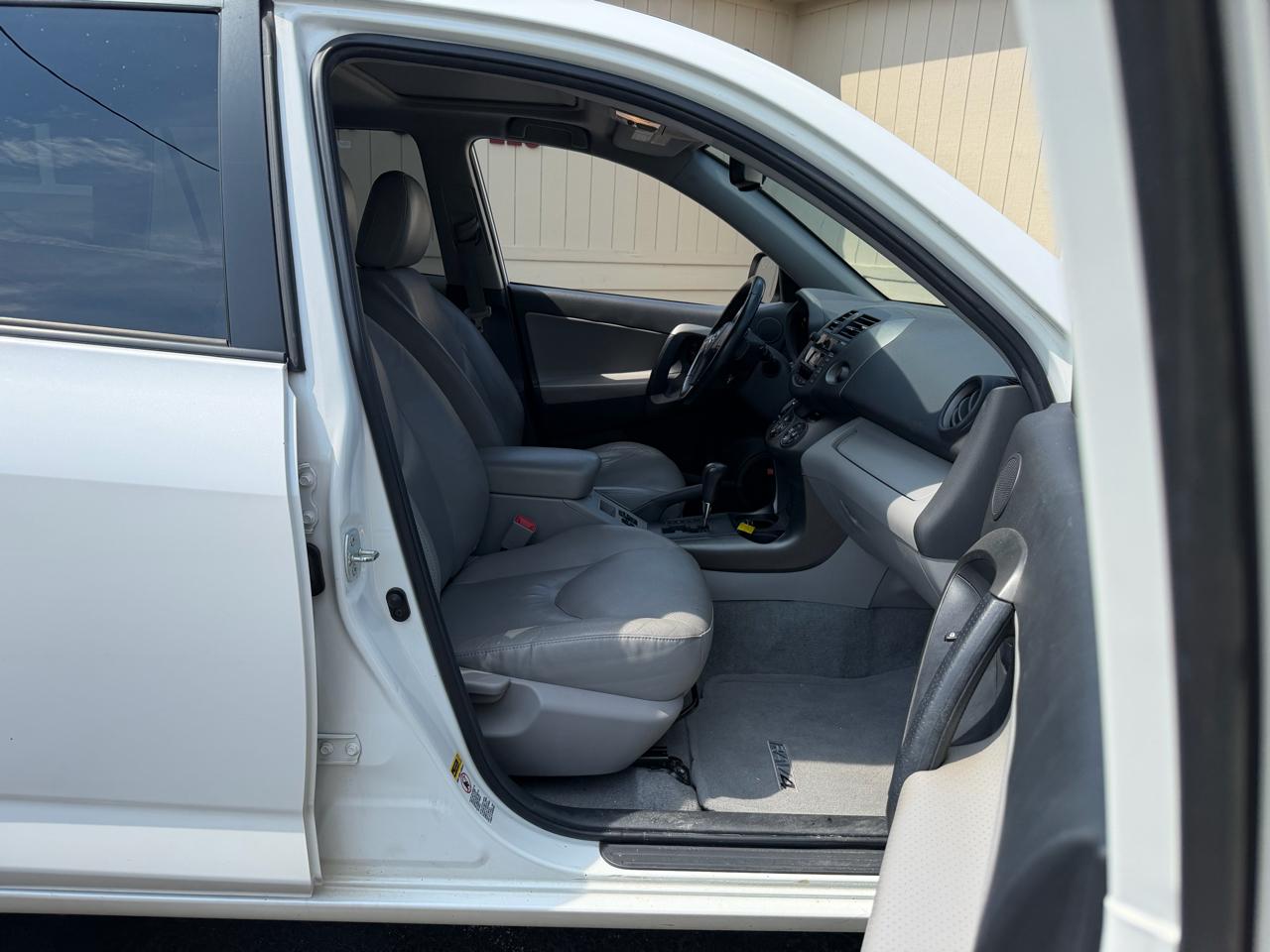 Toyota RAV4 Limited V6 4WD 2011