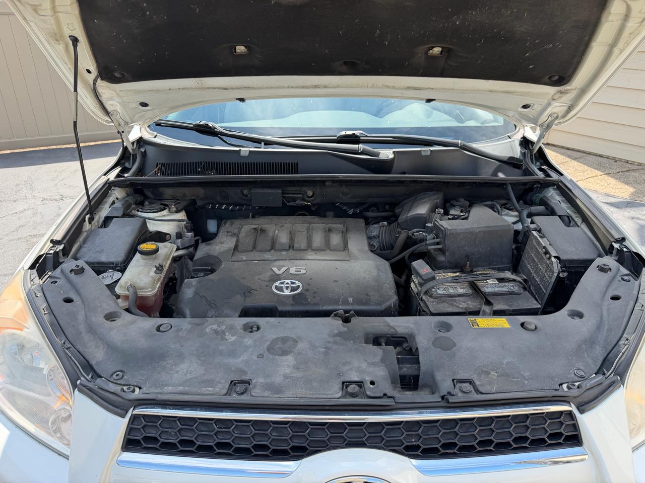 Toyota RAV4 Limited V6 4WD 2011