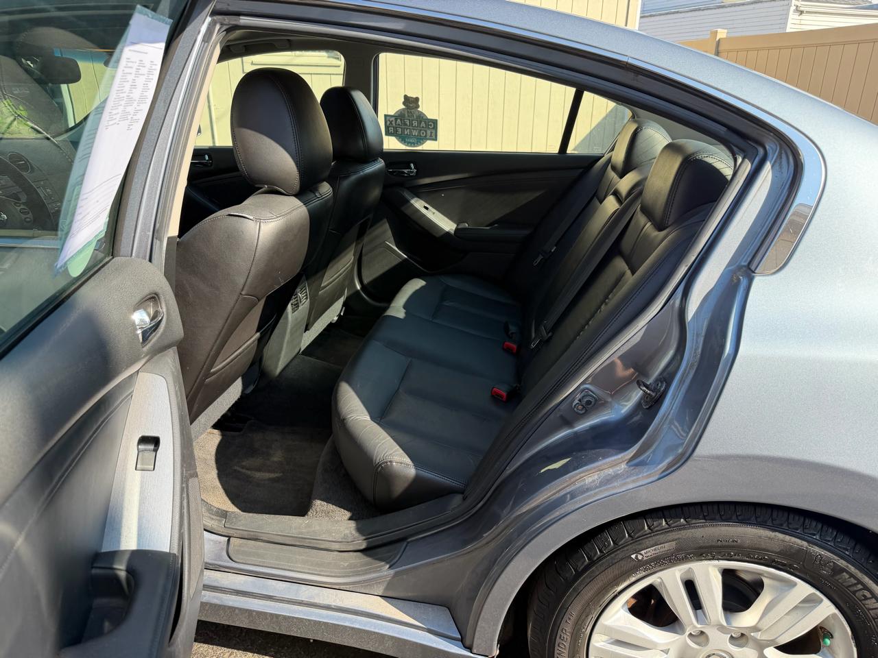 Nissan Altima SL 4D Sedan 2.5 2010