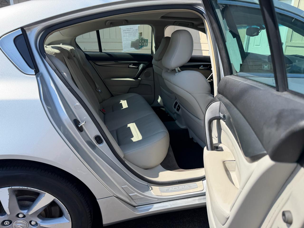 Acura TL 6-Speed AT with Tech Package and 18-In. WP 2012