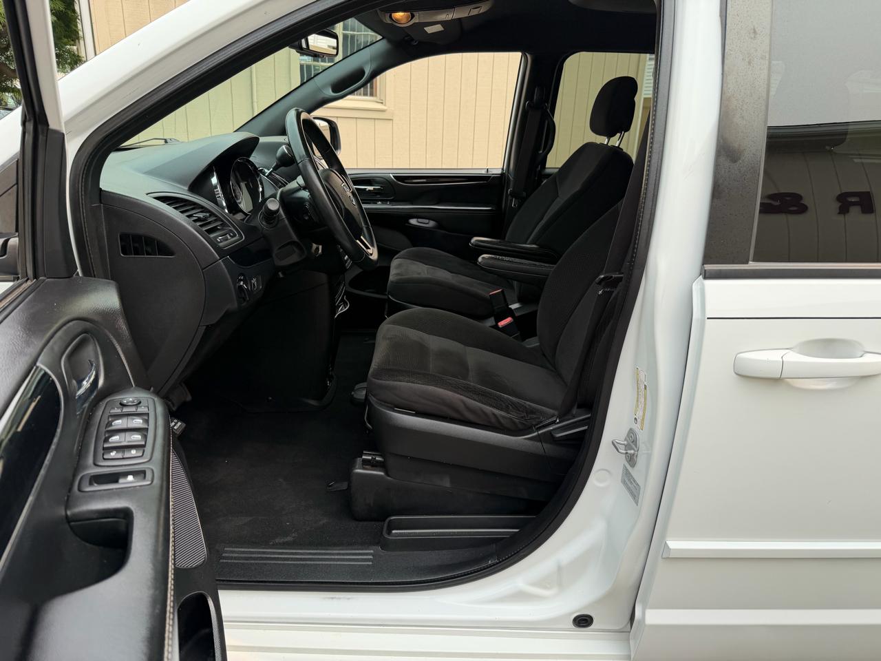 Dodge Grand Caravan SE 2017