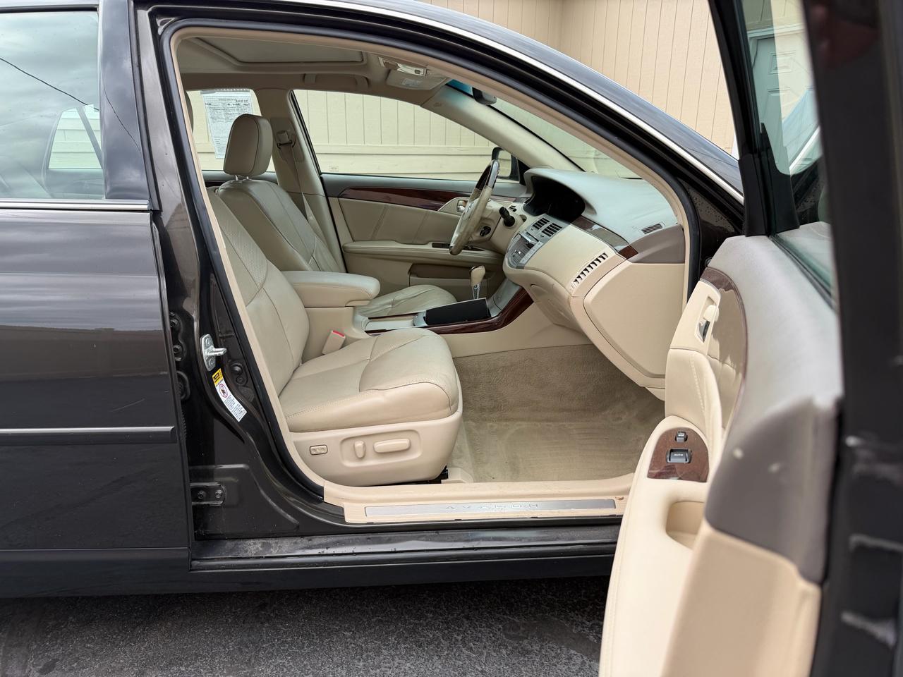 Toyota Avalon Limited 2009