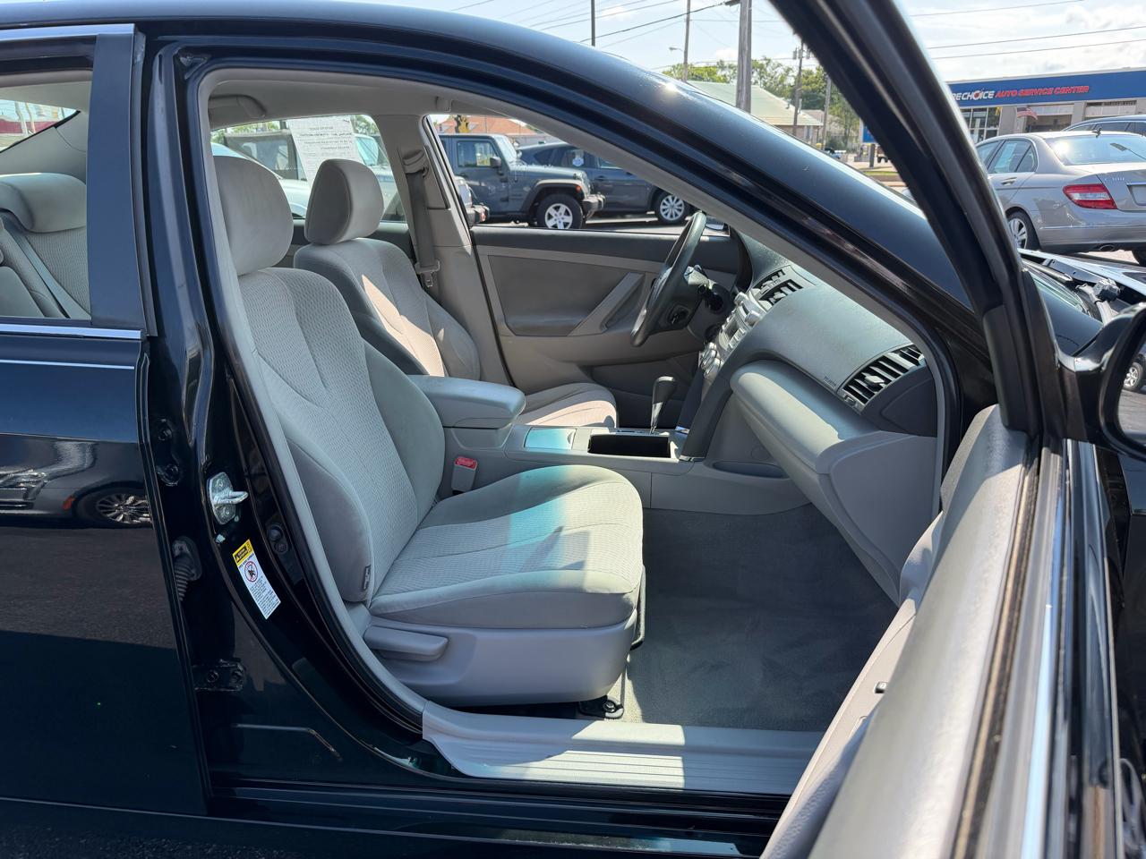 Toyota Camry LE 4D Sedan 2011
