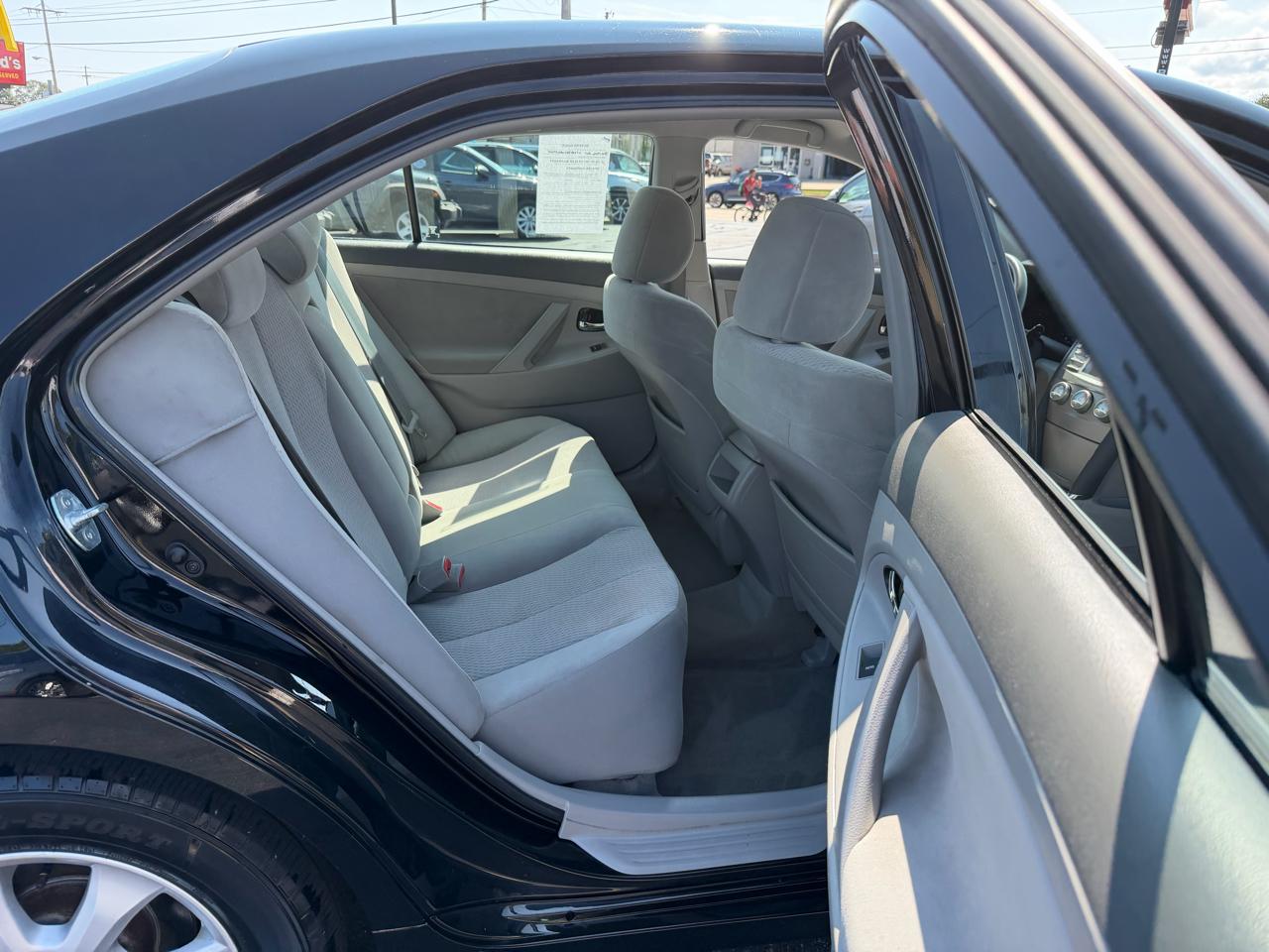 Toyota Camry LE 4D Sedan 2011
