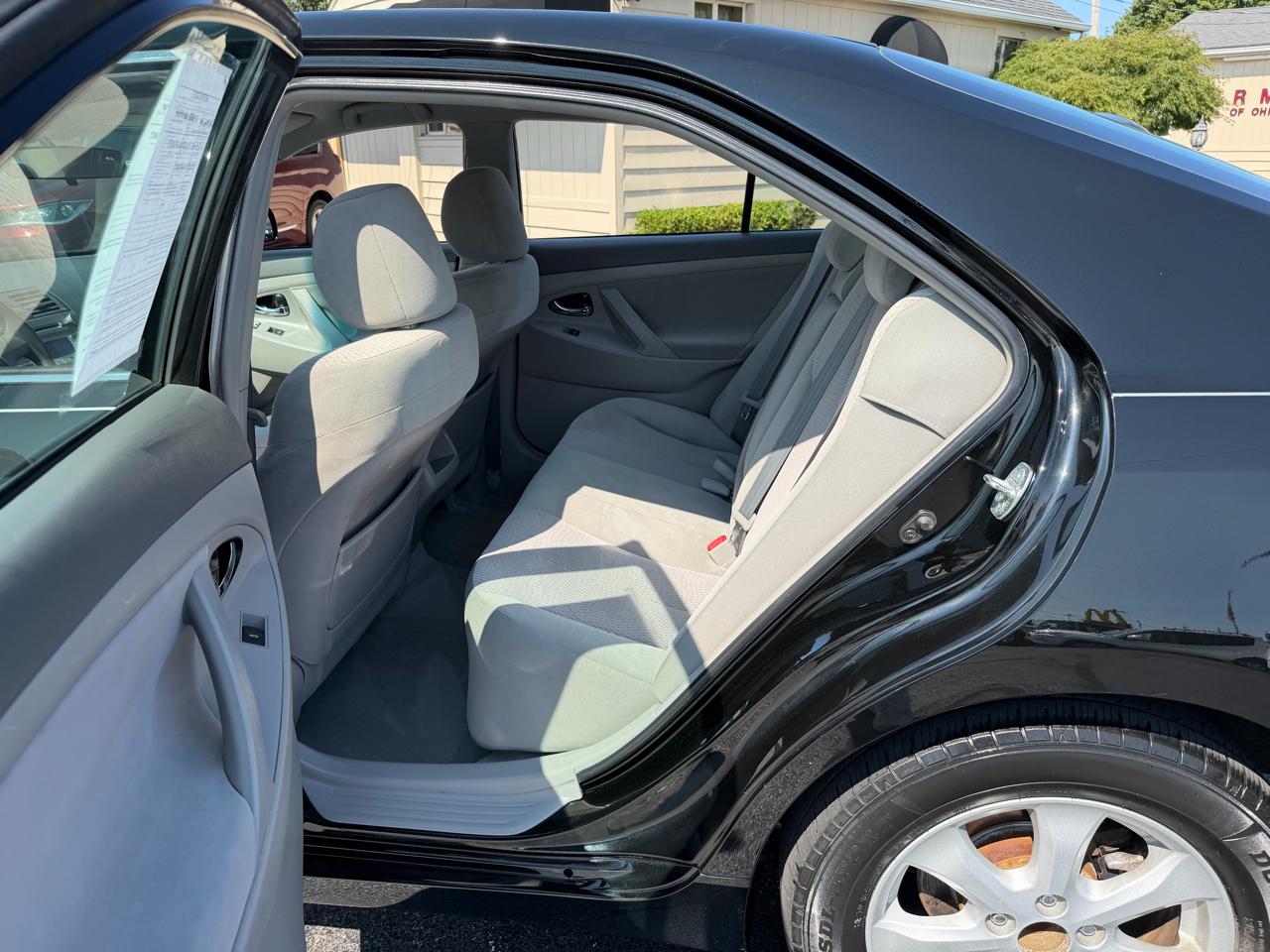 Toyota Camry LE 4D Sedan 2011