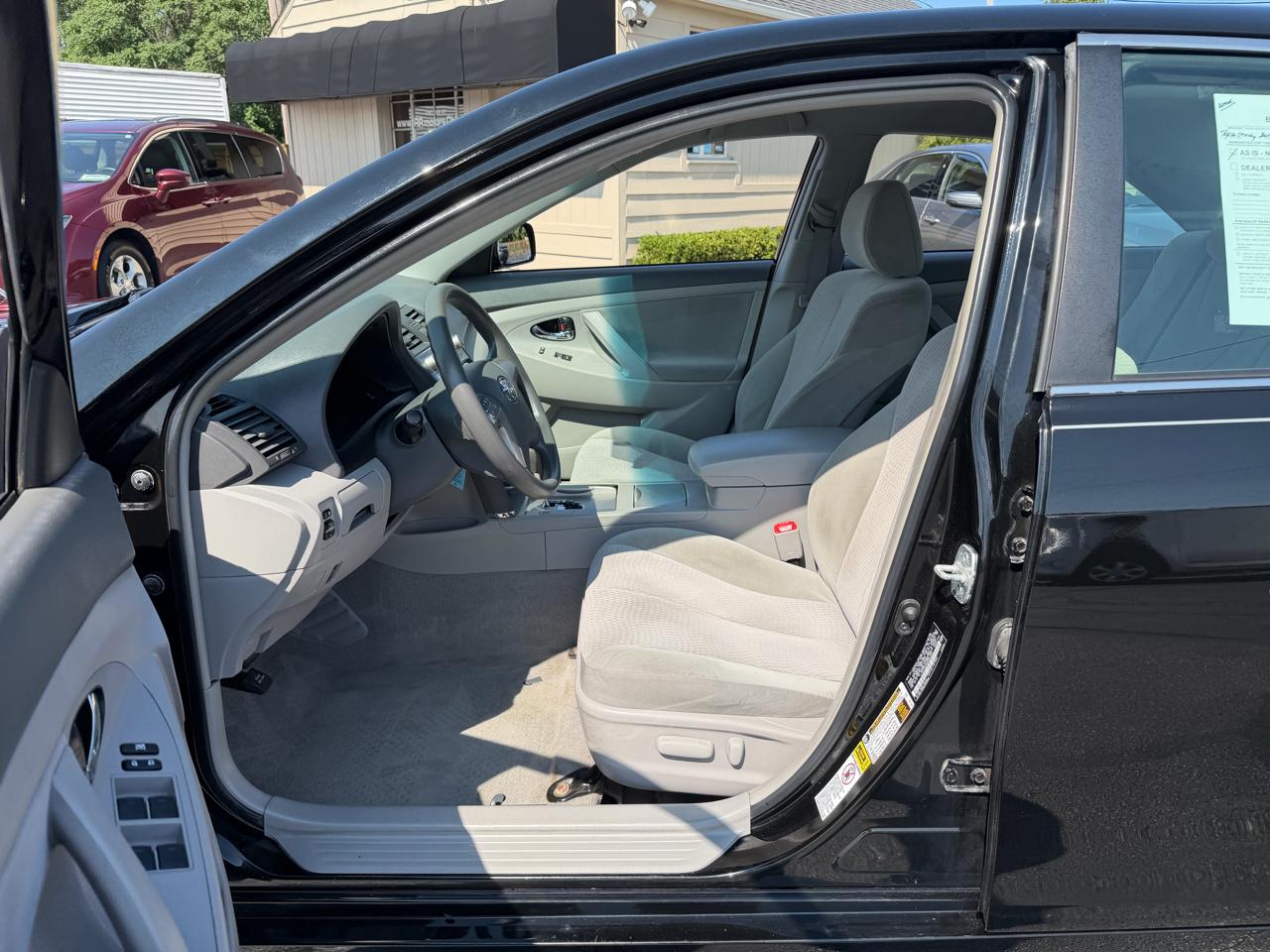 Toyota Camry LE 4D Sedan 2011