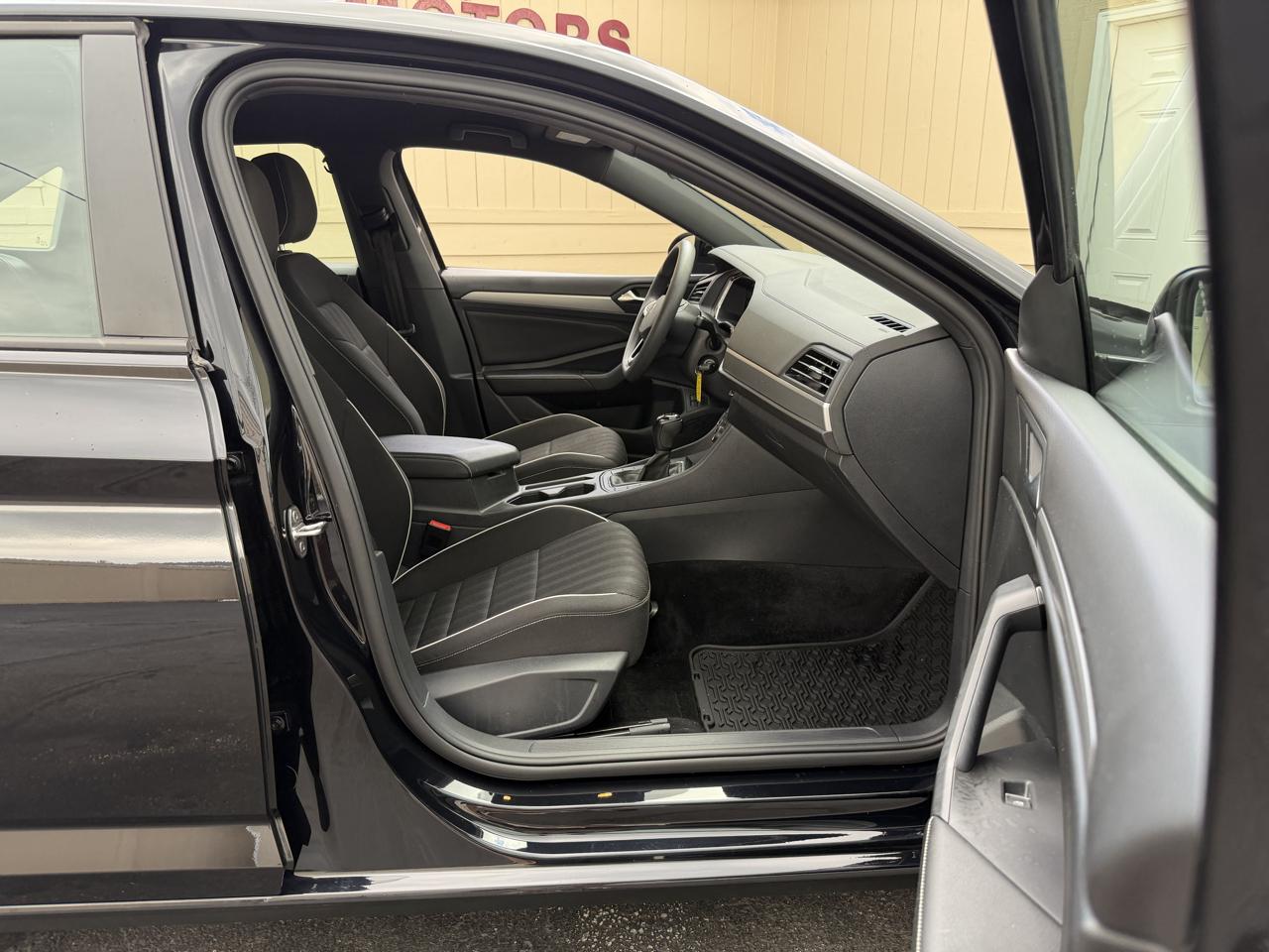 Volkswagen Jetta Sport 2023