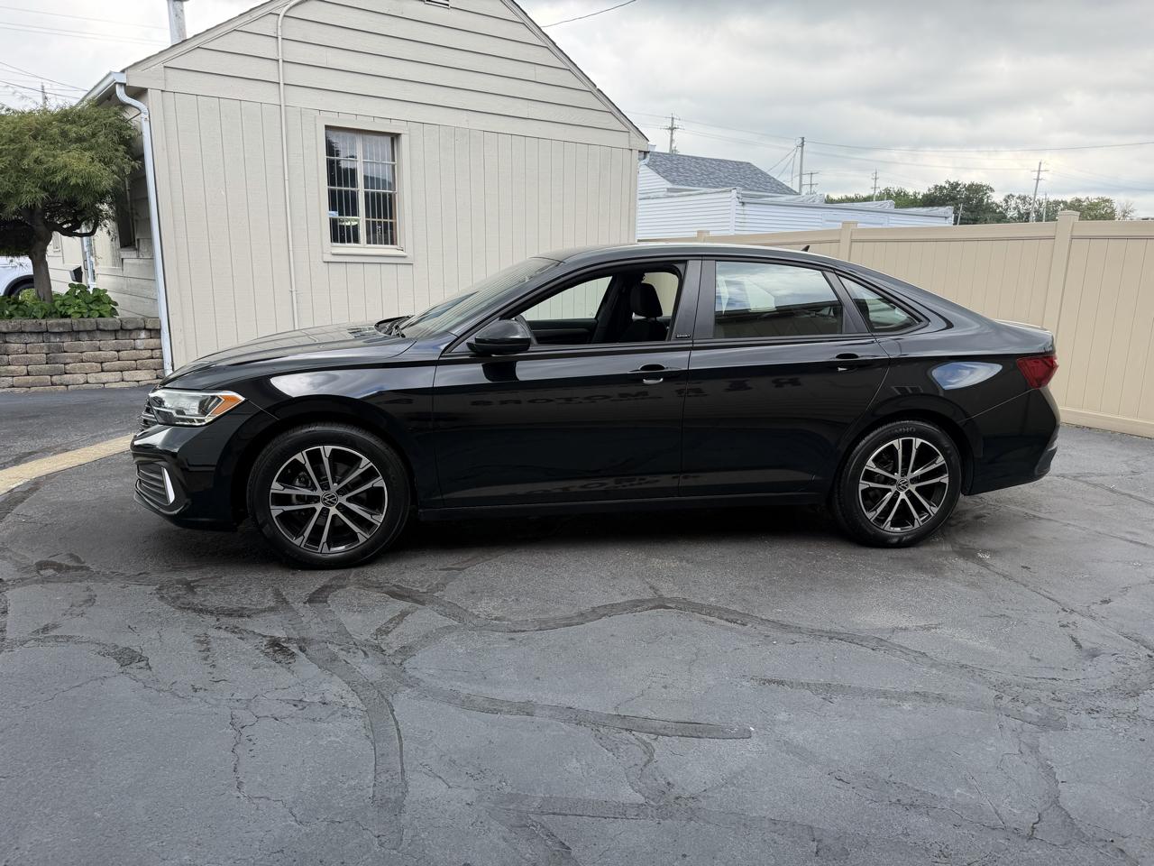 Volkswagen Jetta Sport 2023