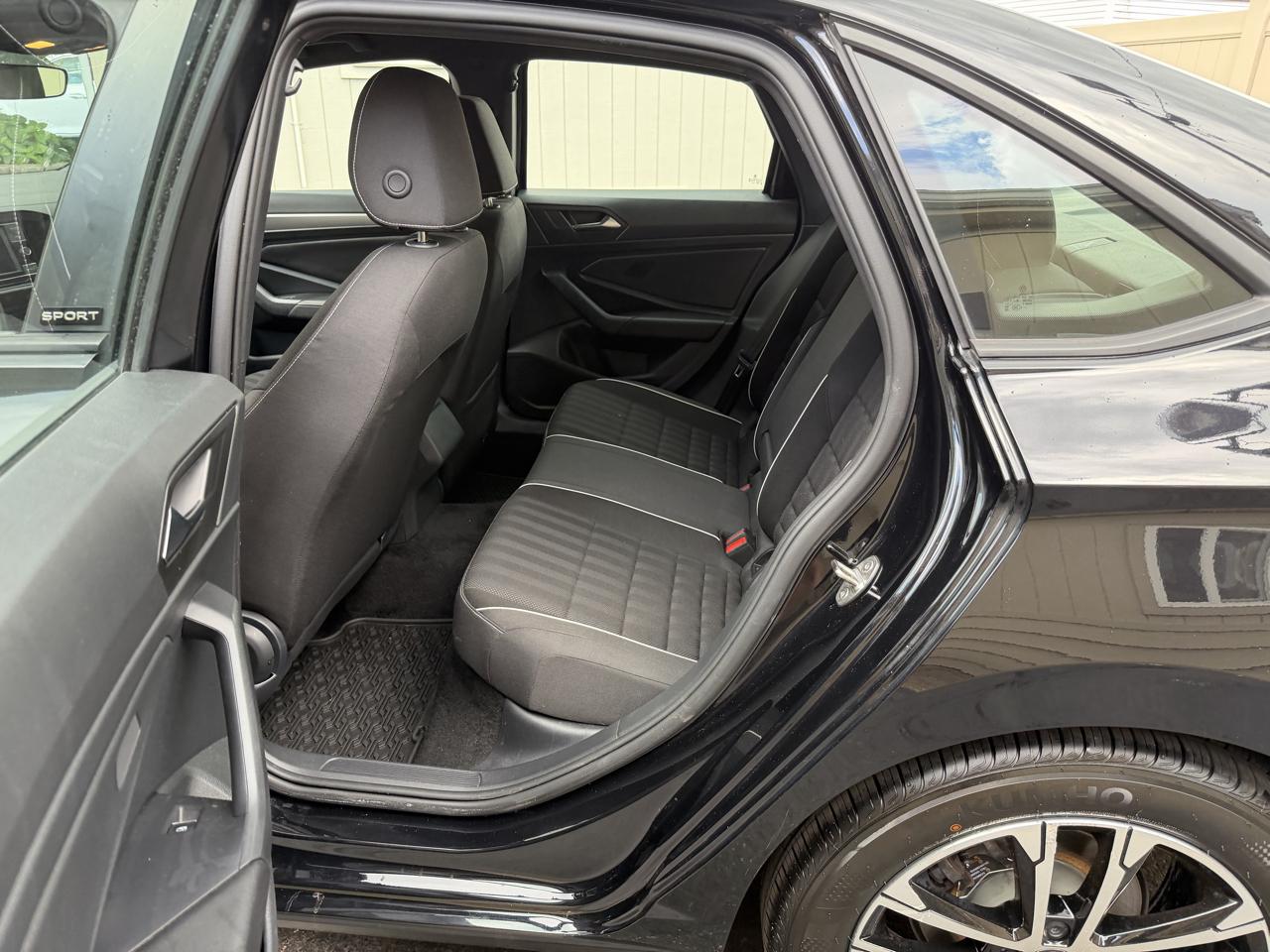 Volkswagen Jetta Sport 2023