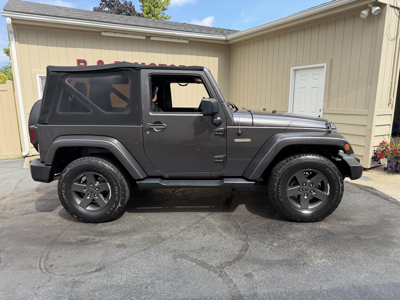 Jeep Wrangler Sport 4WD 2016