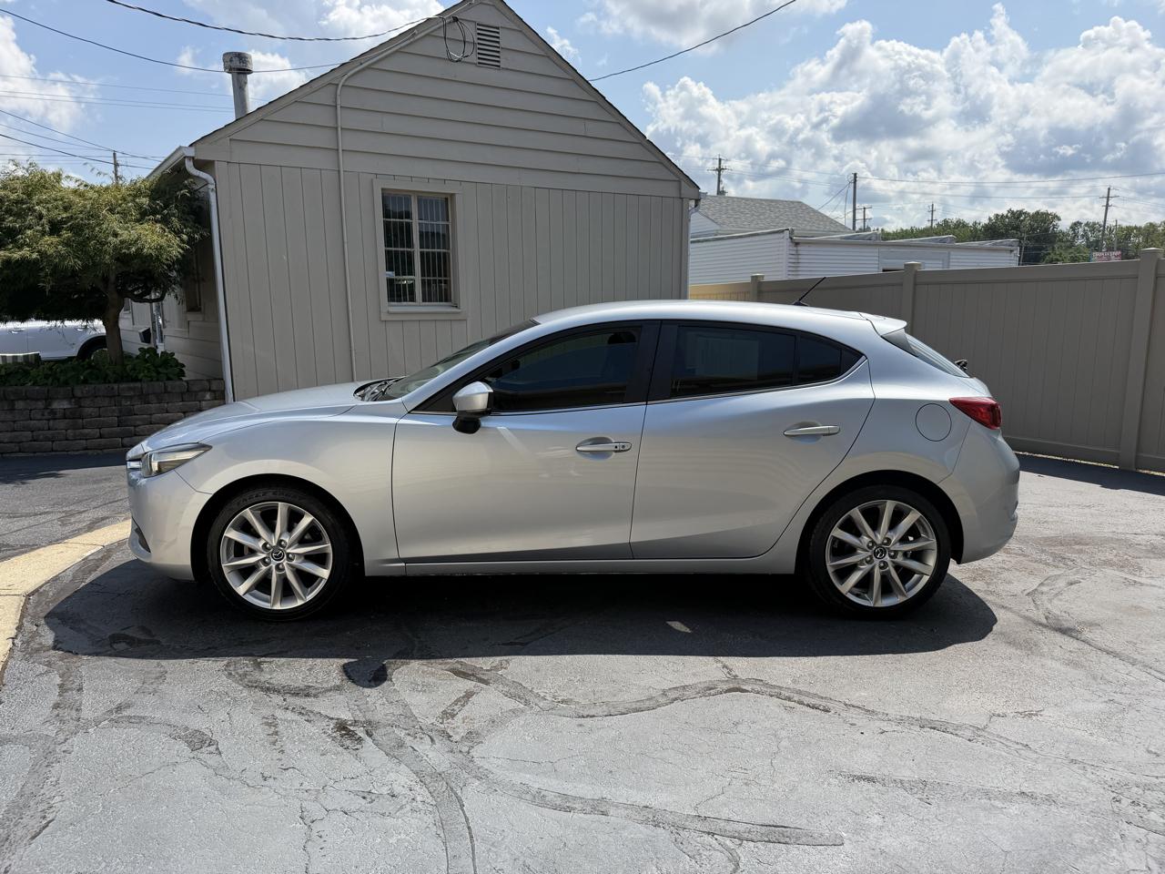 Mazda MAZDA3 i Touring AT 5-Door 2017
