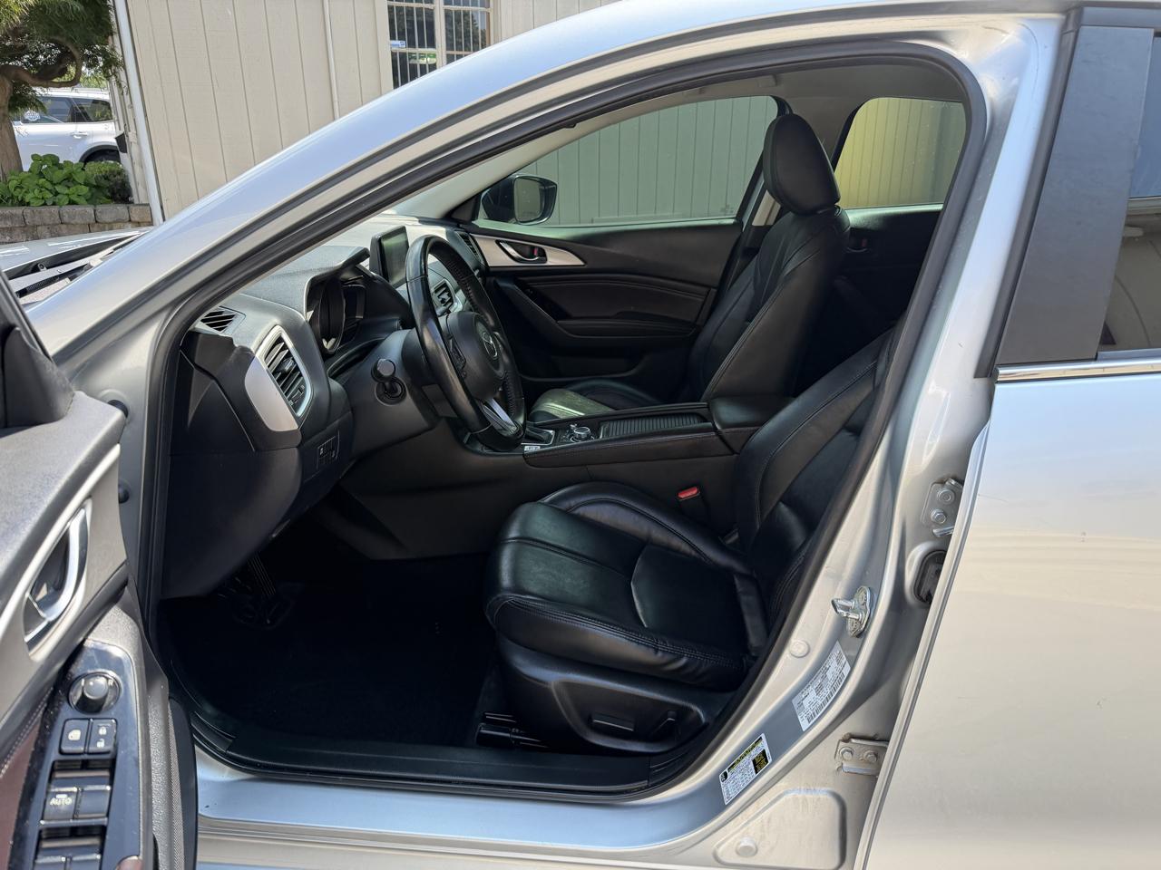 Mazda MAZDA3 i Touring AT 5-Door 2017