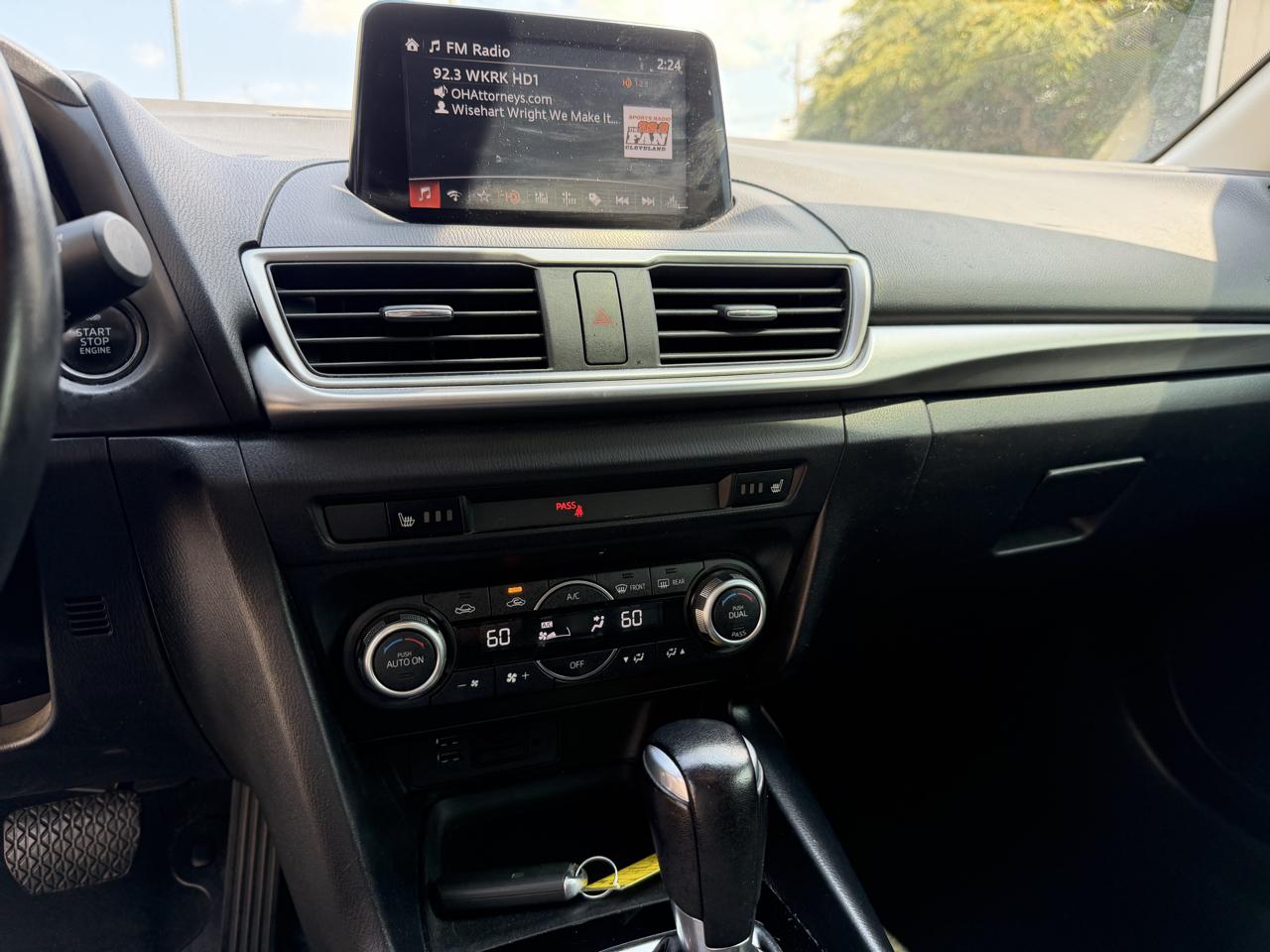 Mazda MAZDA3 i Touring AT 5-Door 2017