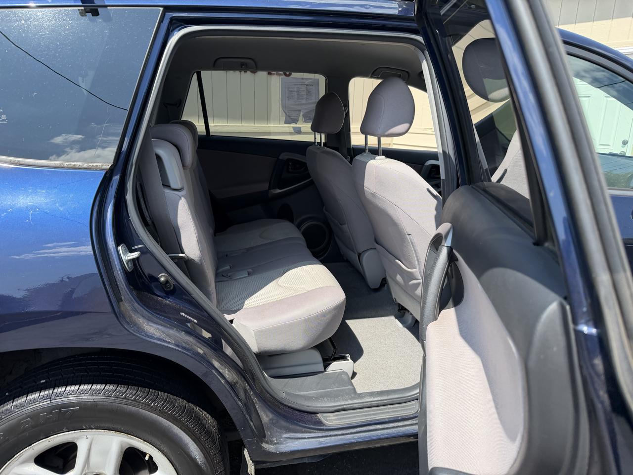 Toyota RAV4 FWD 4dr V6 (Natl) 2007