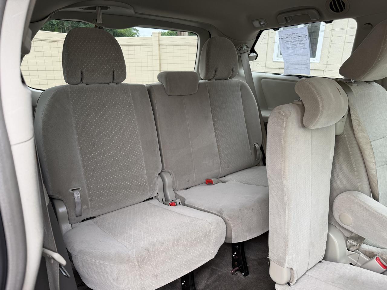 Toyota Sienna LE 8-Passenger 2017