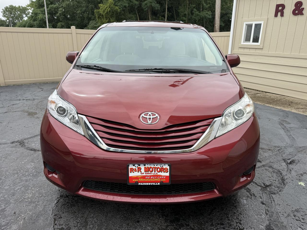 Toyota Sienna LE 8-Passenger 2017