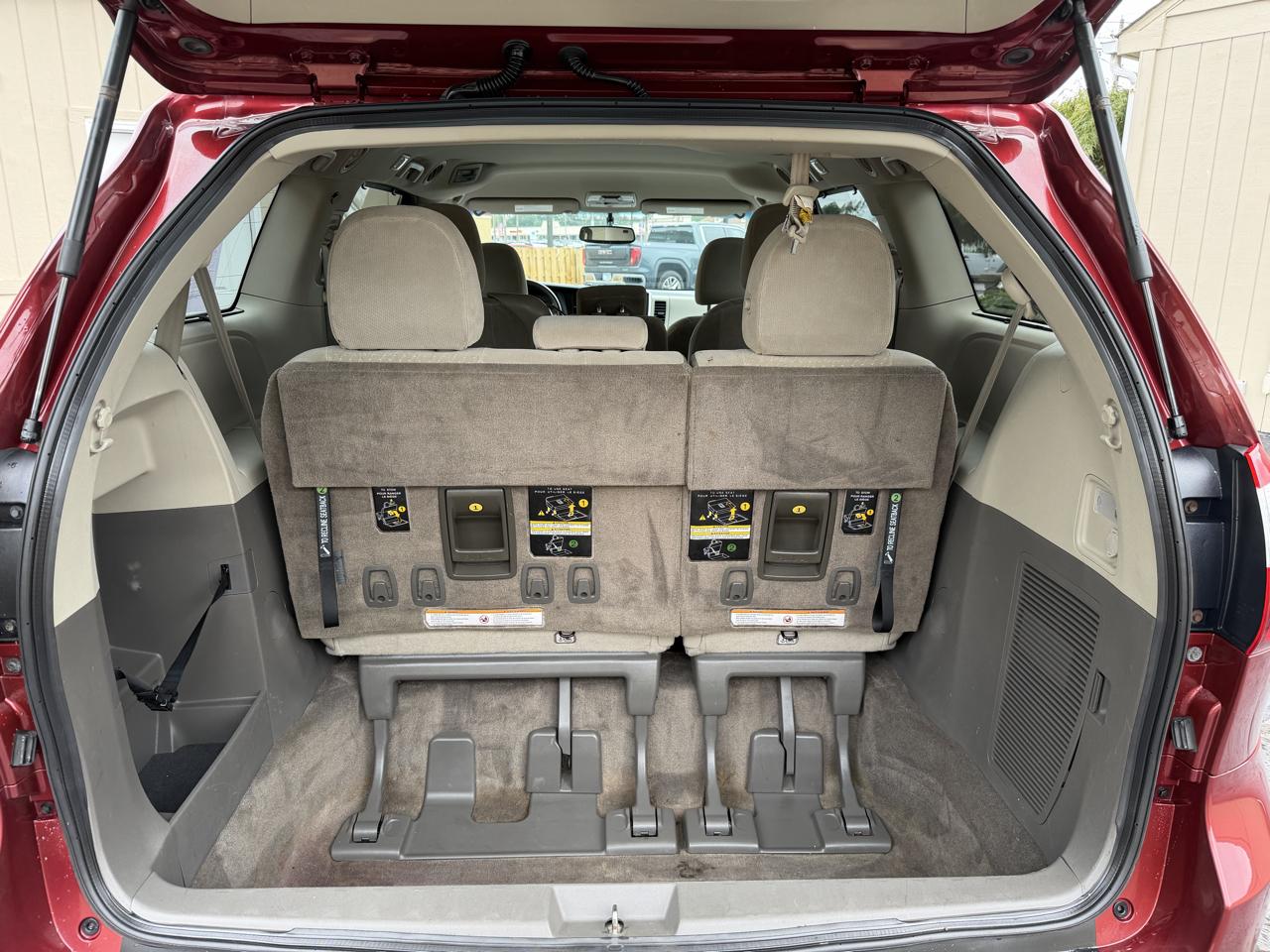 Toyota Sienna LE 8-Passenger 2017