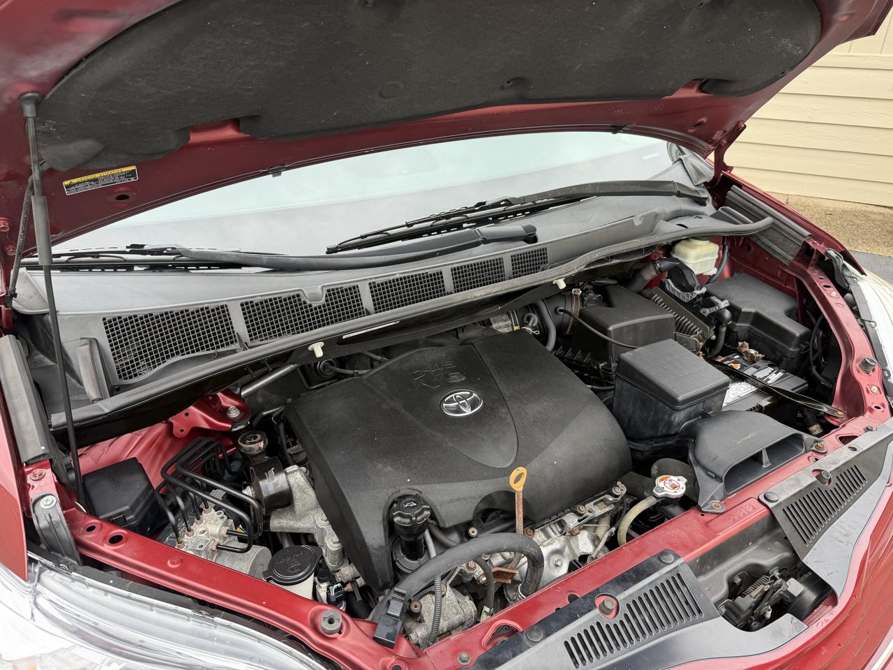 Toyota Sienna LE 8-Passenger 2017